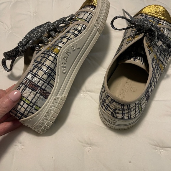 CHANEL Metallic Tweed  SNEAKERS Lace up size 38 - Picture 5 of 7